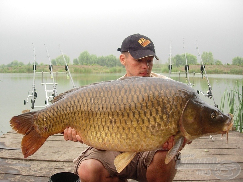 Feri első rekorddöntését, melyet Nagykállón követett el, a Carp Dream - Big Carp fantázianevű bojlijának köszönhette. A hal pontos súlya 18,32 kg volt