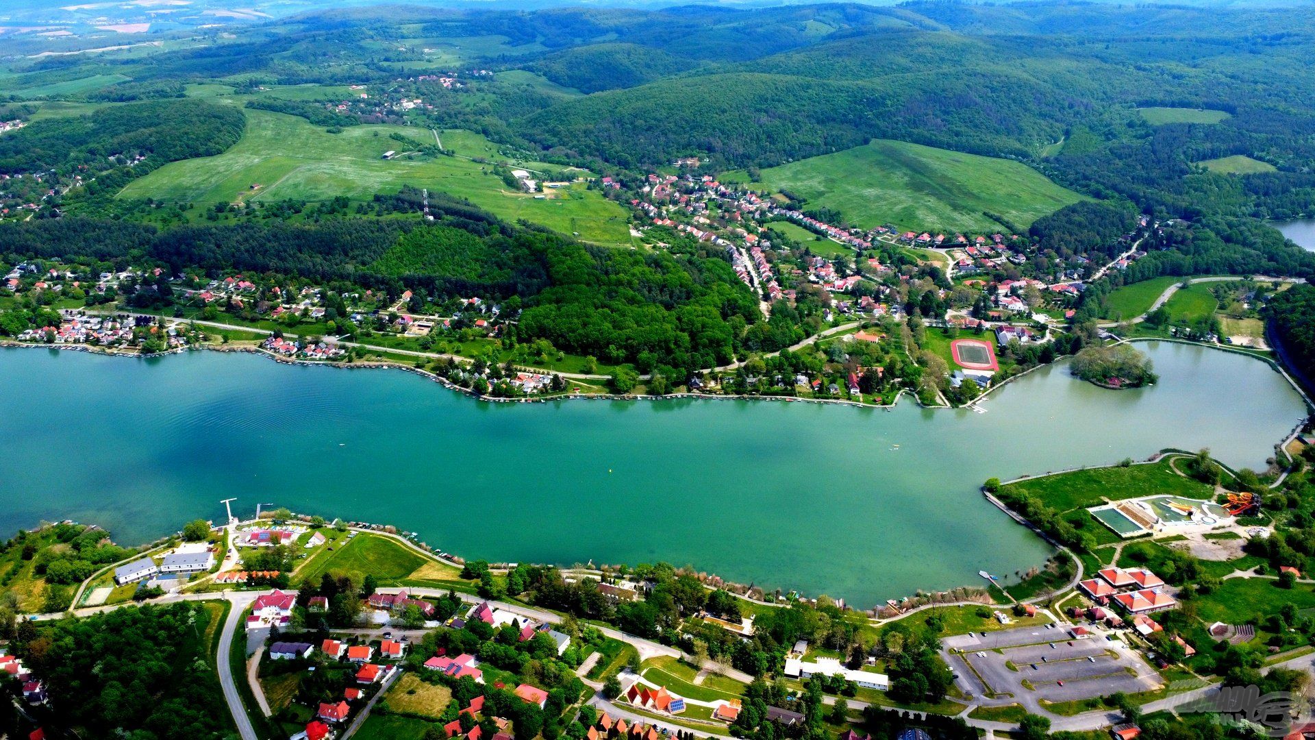 A kihívásokkal teli Pécsi-tó madártávlatból