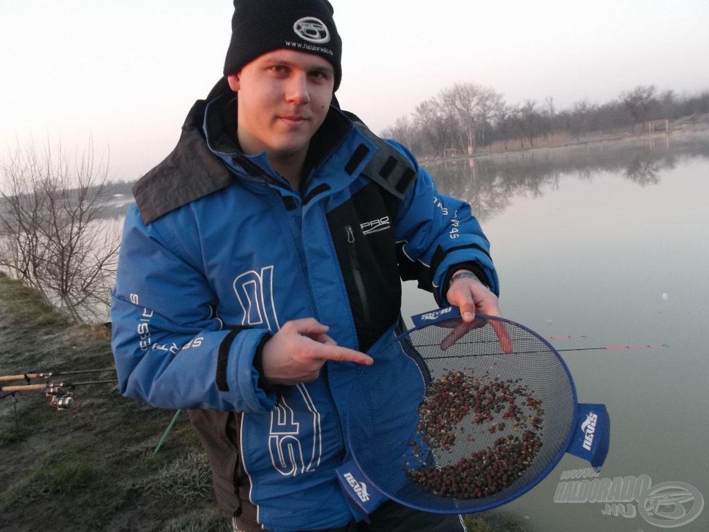 A törőszitán fent maradnak a darabos szemcsék, pelletek, amikre most nincs szükség…