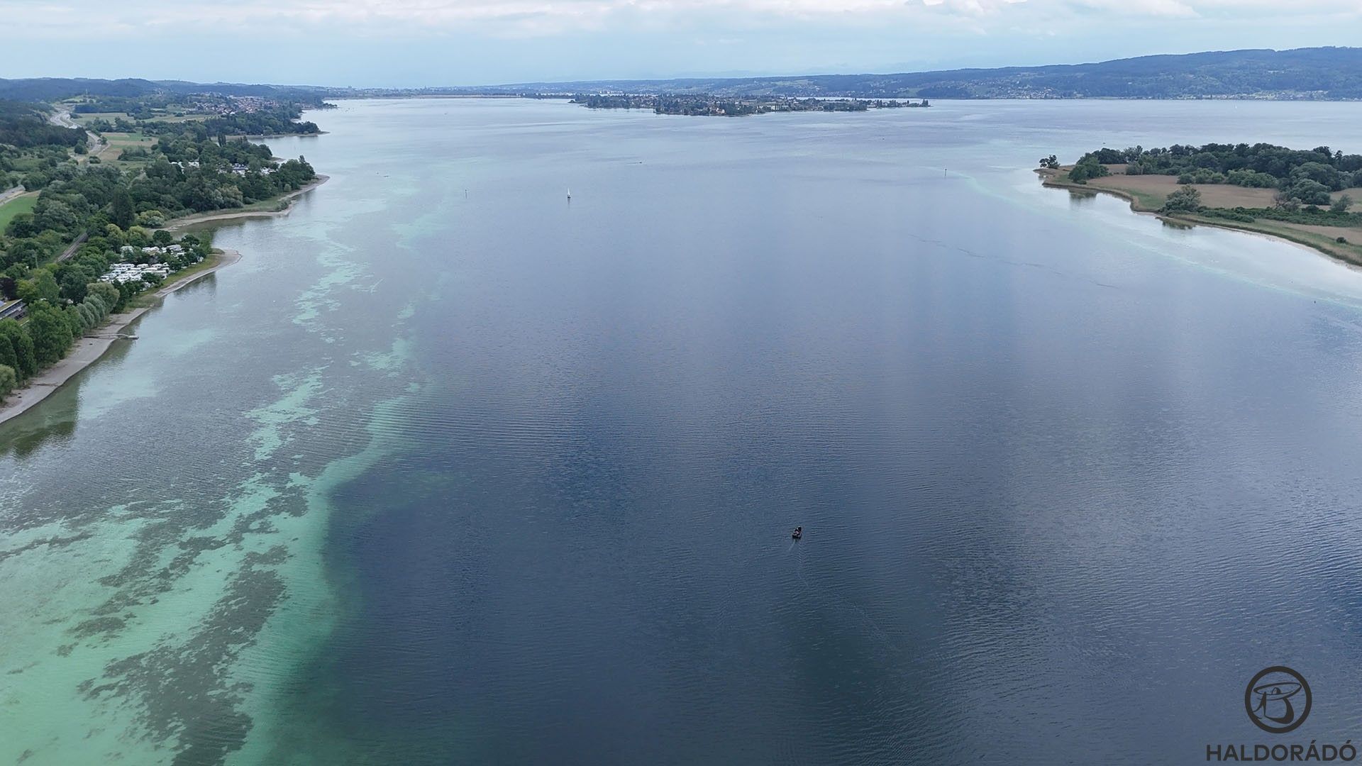 Ez a csodás vízterület a Bodeni-tó (németül Bodensee), Közép-Európa egyik legjelentősebb tava, amely Németország, Svájc és Ausztria határán fekszik
