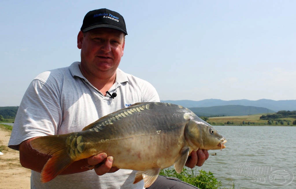 Kevés alapozó etetés, finom szemcséjű, intenzív aromájú, jó minőségű etetőanyag, pontos horgászat - az eredmény sem marad el!