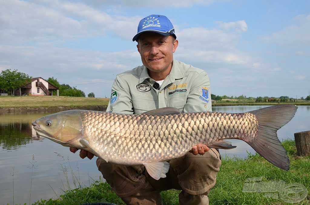 Hasonló harcos halakat kívánok mindenkinek!