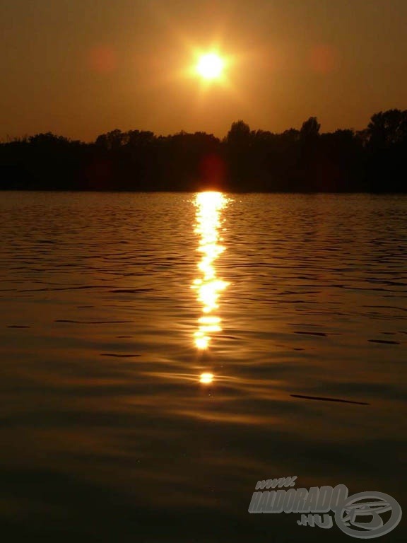 Őszi naplemente a Dunán