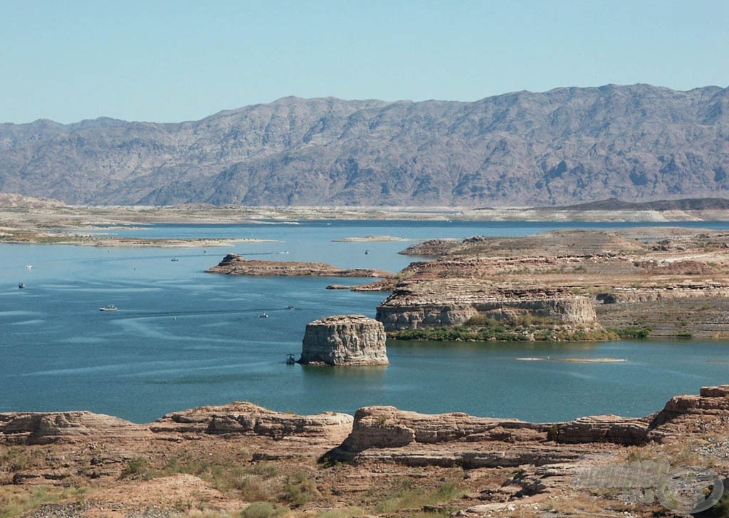 Sivatagi folyó: a felduzzasztott Coloradóból létrehozott Lake Mead tározó a Hoover gát felett - természetesen ott is van ponty :)