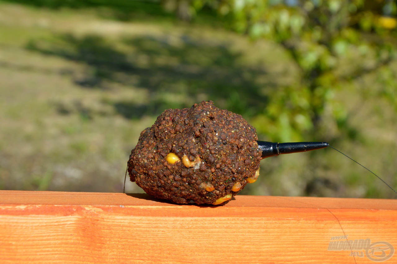 Pellet Feeder Complete kosárral könnyedén be lehet dobni akár kisebb narancs méretű gombócokat is