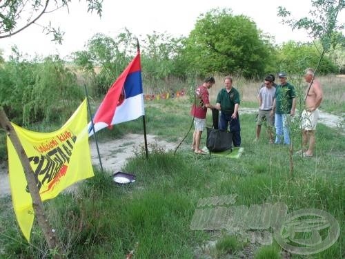 A bírák szorgalmasan jegyezgetnek