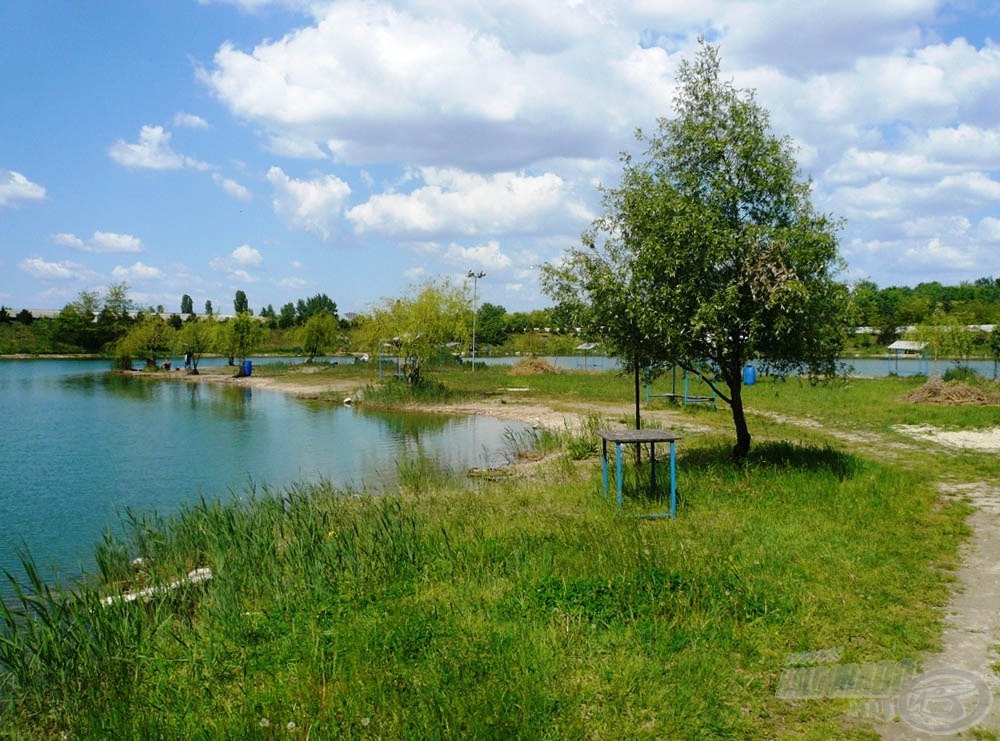 Közkedvelt hely a tó közepén található félsziget