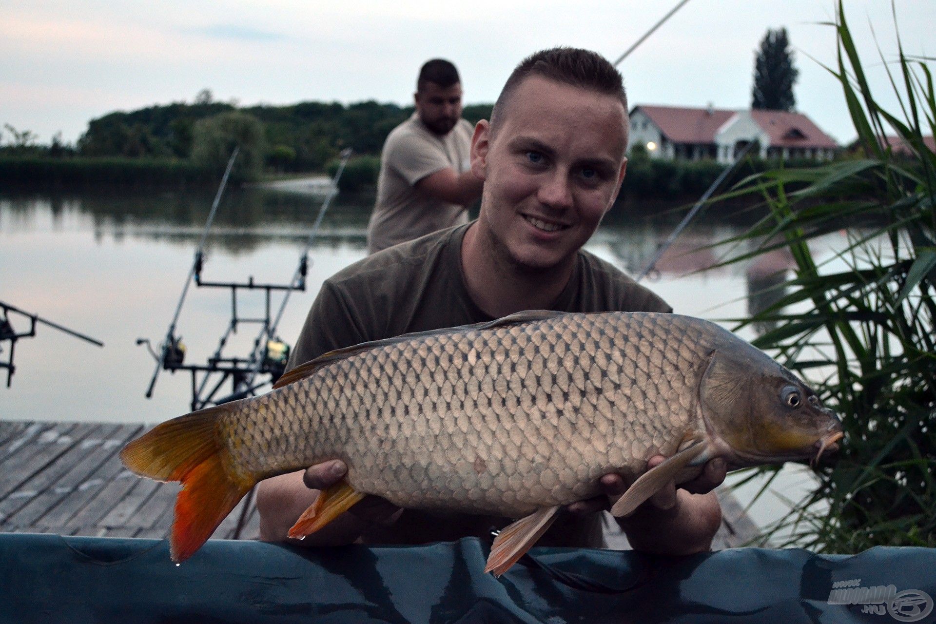 5,15 kg-os töves (és Jocinak pont kapása van a háttérben!)