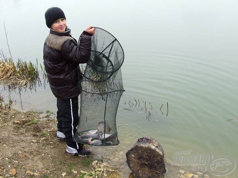 A hűvösebb idő sem zavarja Danit, ha a horgászatról van szó