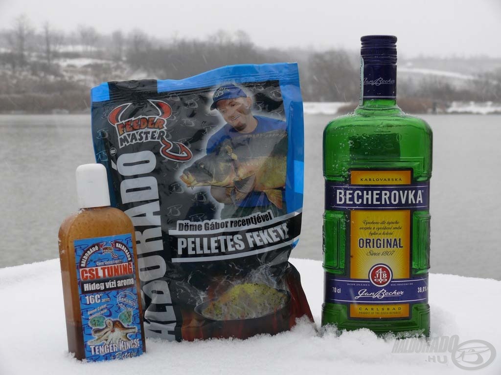 Az 1 kg Haldorádó Pelletes Fekete etetőhöz 150 ml CSL Tuning hideg vízi aromát, 100 ml Becherovkát és 150 ml vizet kevertem