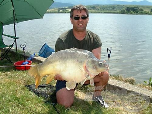 13,35 kg! Ő lett a verseny legnagyobb hala, amelyet Jankovich István fogott az első fordulóban