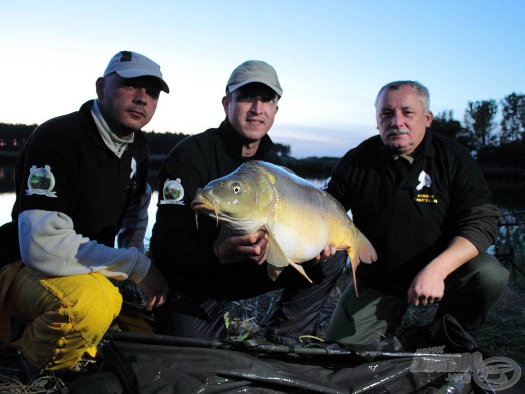 A Mirror Carp Team éjszakai fogása