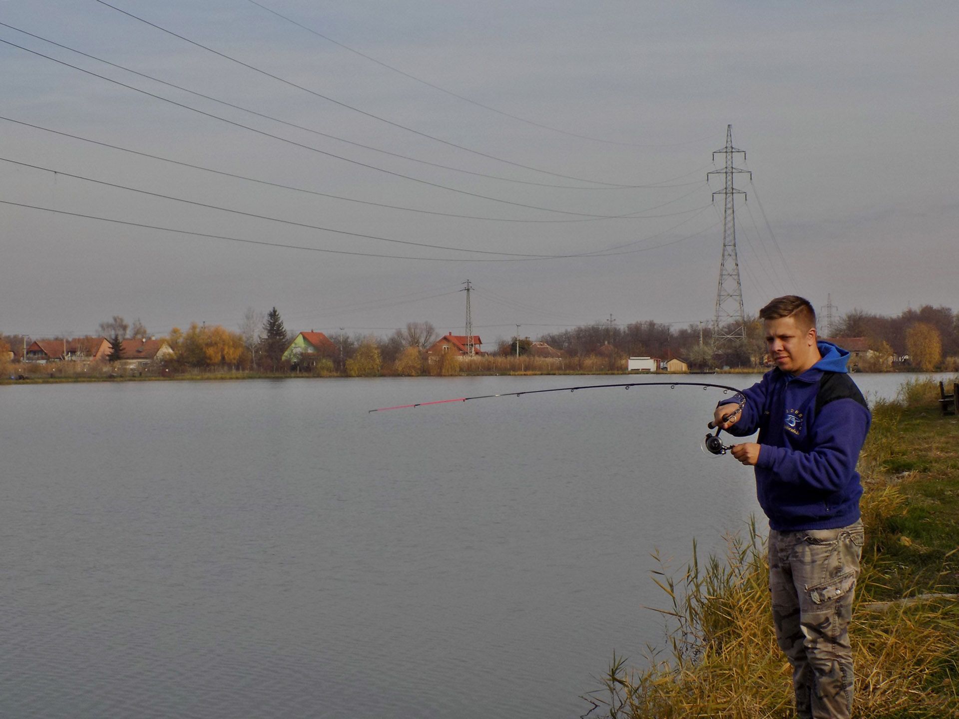 A kapásokra nem kellett sokat várni, így végre megtapasztalhattam a Fine Carp Light Feederbotok igazi erényeit. A lágy karakter ellenére kellő erővel rendelkeznek, amivel a halak…