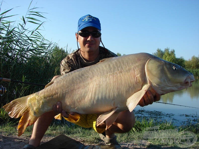 Ernő új egyéni rekordját jelentő 14,5 kg-os ponty