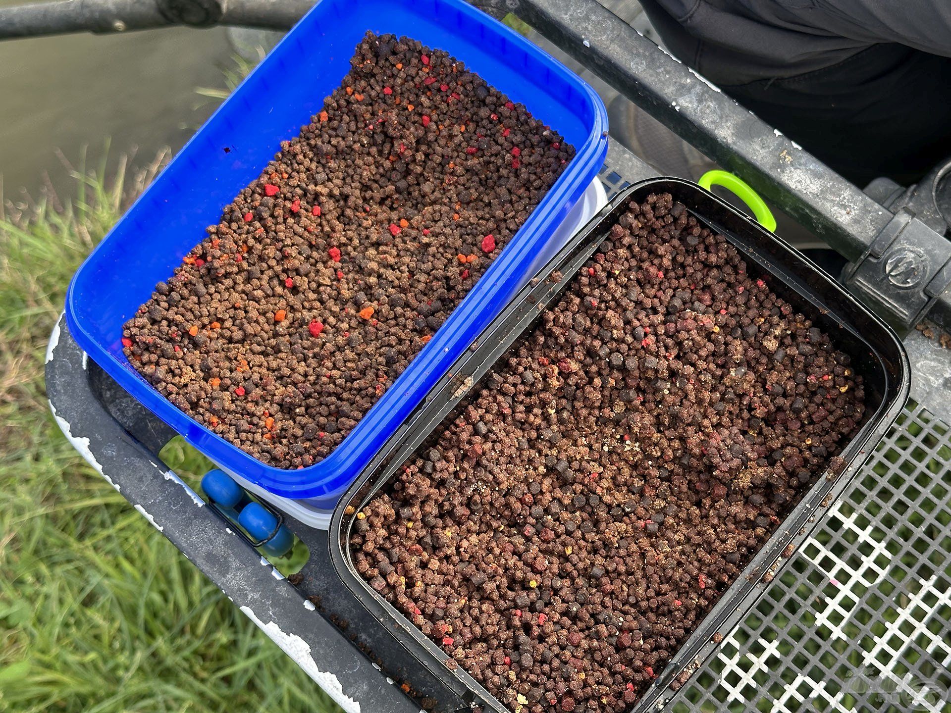 A 4Season Method Pellet Mix - Ősz mellé érdemes lehet ízesített MONSTER Pellet Boxot is magunkkal vinni a keresőhorgászatokhoz