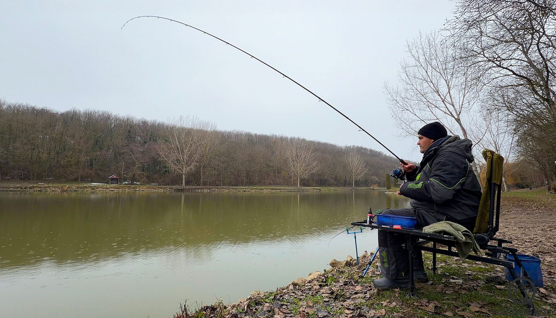 Újabb keszeg a horgon