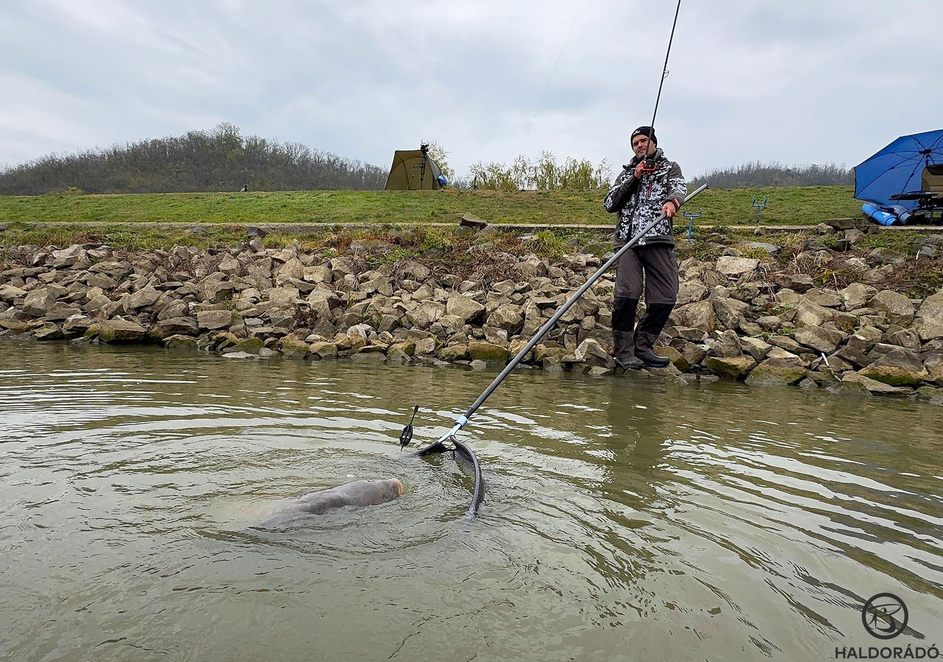 … addig mostanában már a horgászatok elméleti és gyakorlati részletei kerültek előtérbe, persze az apró praktikákkal kiegészítve!