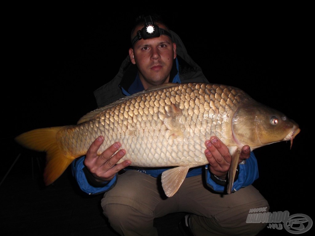 Az éjszaka első lovagja egy szép, 7,46 kg-os tőponty volt