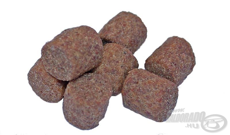 A Dynamite Baits XL Carp pellet univerzális, az év bármely időszakában eredményesen alkalmazható, gyors oldódású fajta