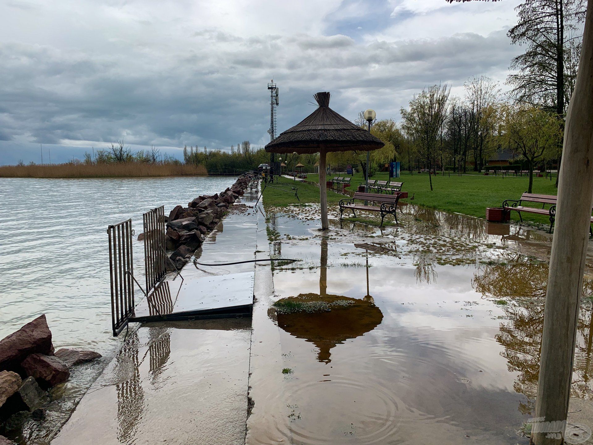 Igen cudar körülmények vártak minket az ábrahámhegyi strandon