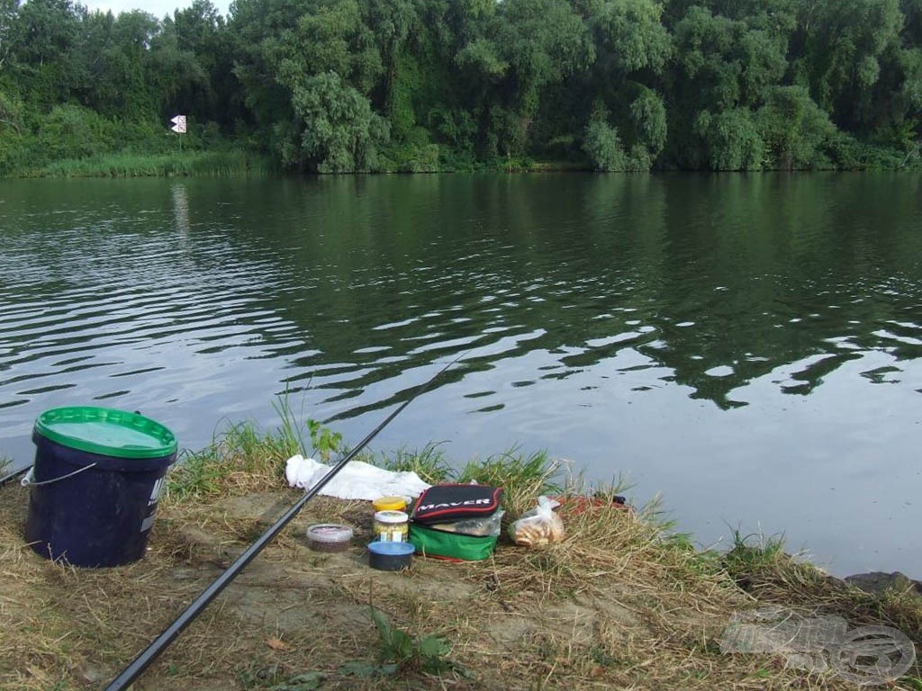 Szerencsére nem fújt a szél, ezért nagyon szépen látszottak a kapások (eleinte elég finoman ettek a halak…)