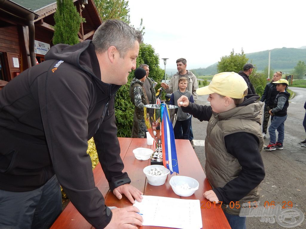 Minden komolyan megy a gyermekeknél is