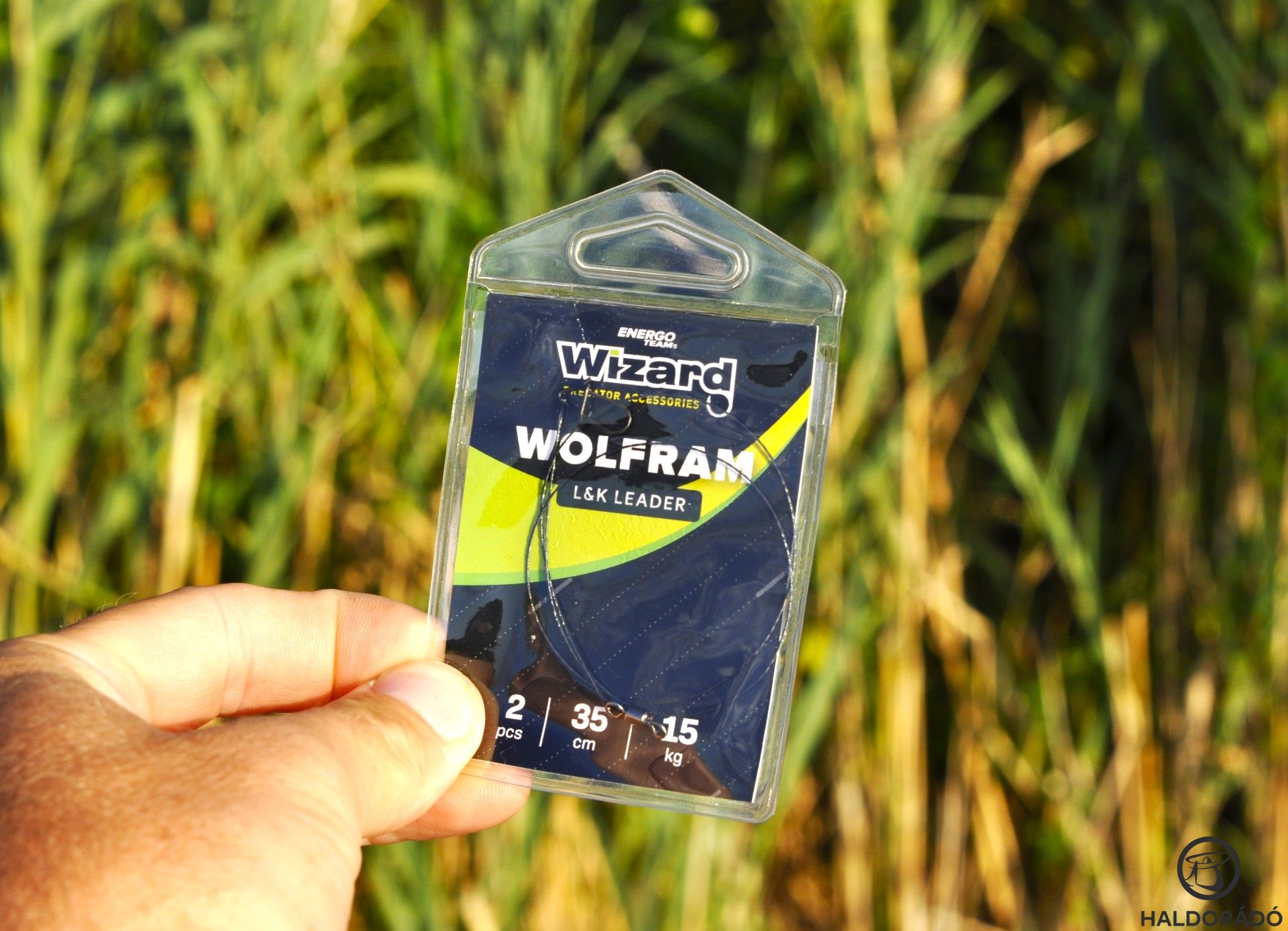 Nem finomkodtam az előke vastagságának kiválasztásánál sem. 35 cm hosszú, 15 kg teherbírású Wizard Wolfram előkét tettem fel