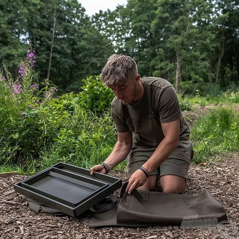 AVID CARP Double Decker Bivvy Organizer / 6