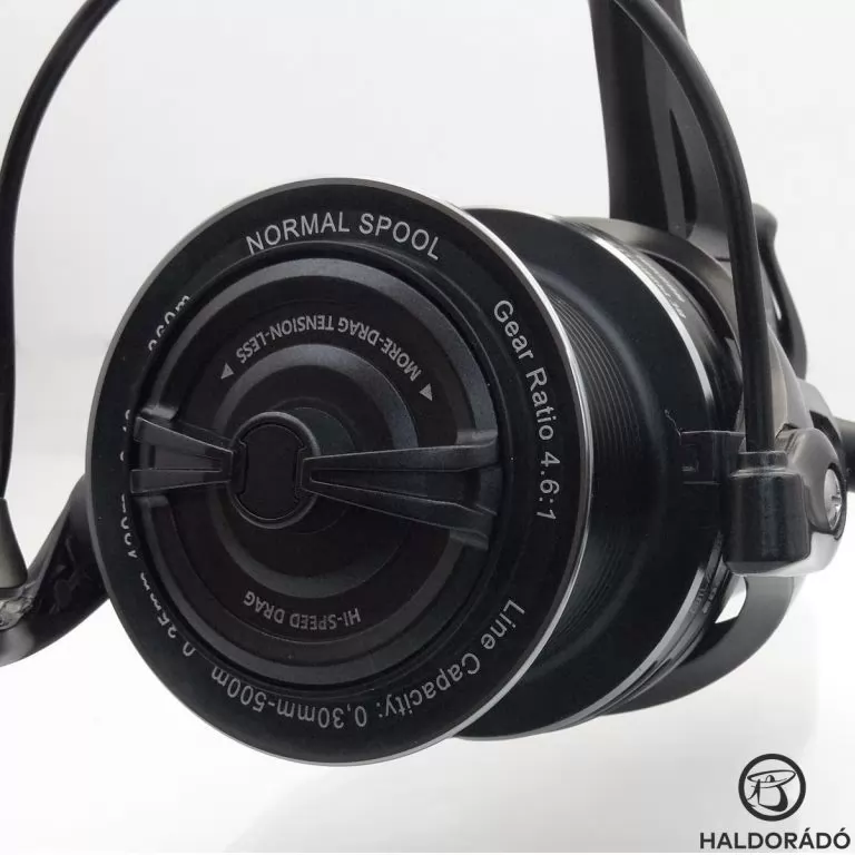 BLACK EDITION BC 14000 LCS nyeletőfékes nagypontyos orsó pótdobbal, díszdobozban / 2