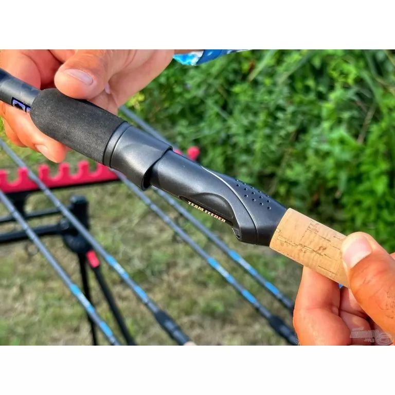 By Döme TEAM FEEDER Tornado Power Carp 330M horgászbot + Dobókesztyű ujj / 12