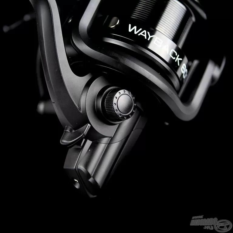 CARP ACADEMY Wayback 5500 orsó + Ajándék / 4