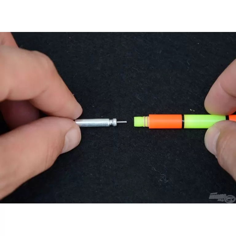 HALDORÁDÓ Ni-LED világító úszó 10 g + ajándék lithium elem / 6