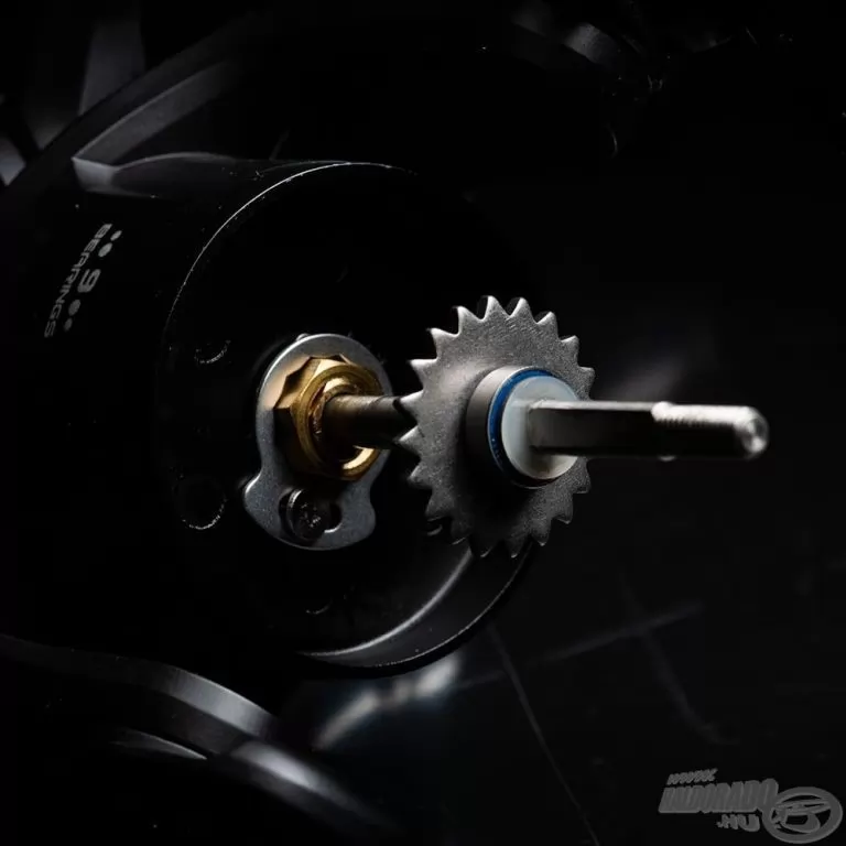 SAVAGE GEAR SGS8 8000 FD / 9